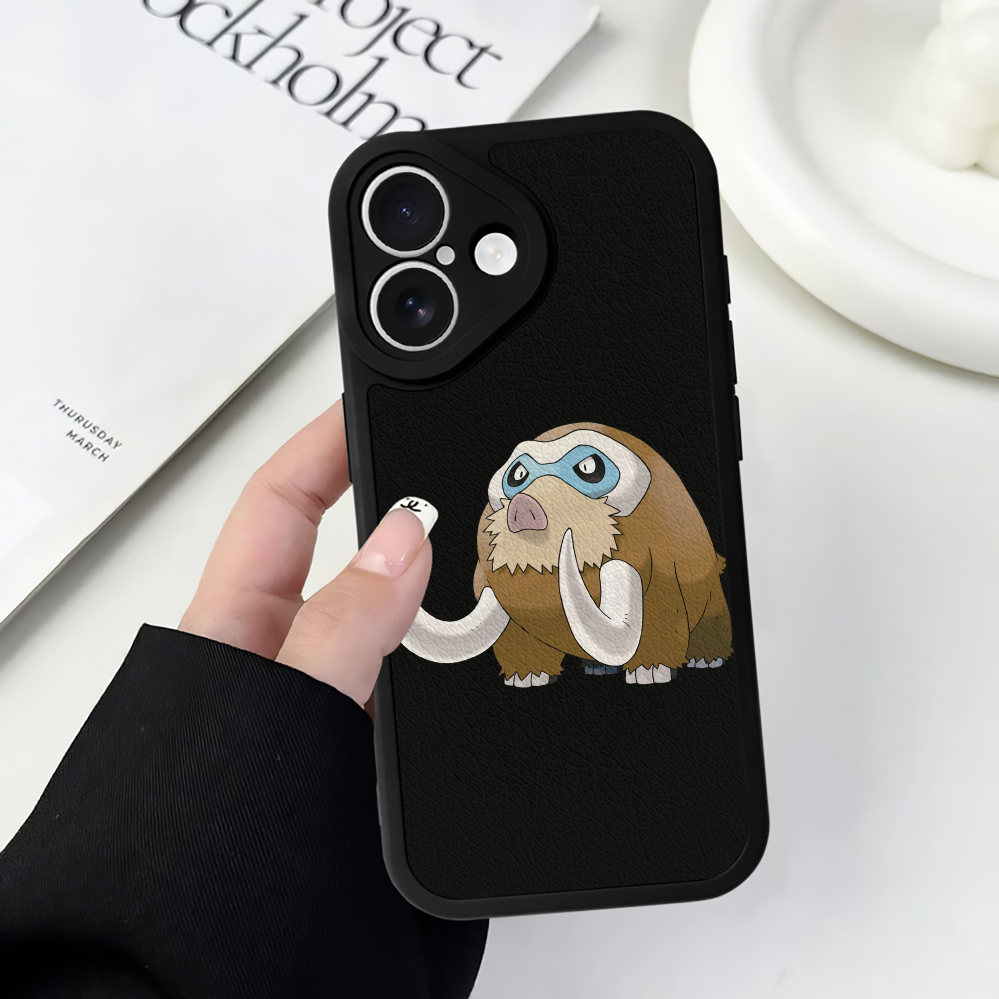 （画像用） ポケットモンスター Pokémon 【iPhone 16シリーズ対応】シリコンスマホケース（レザー調） 材質：シリコン